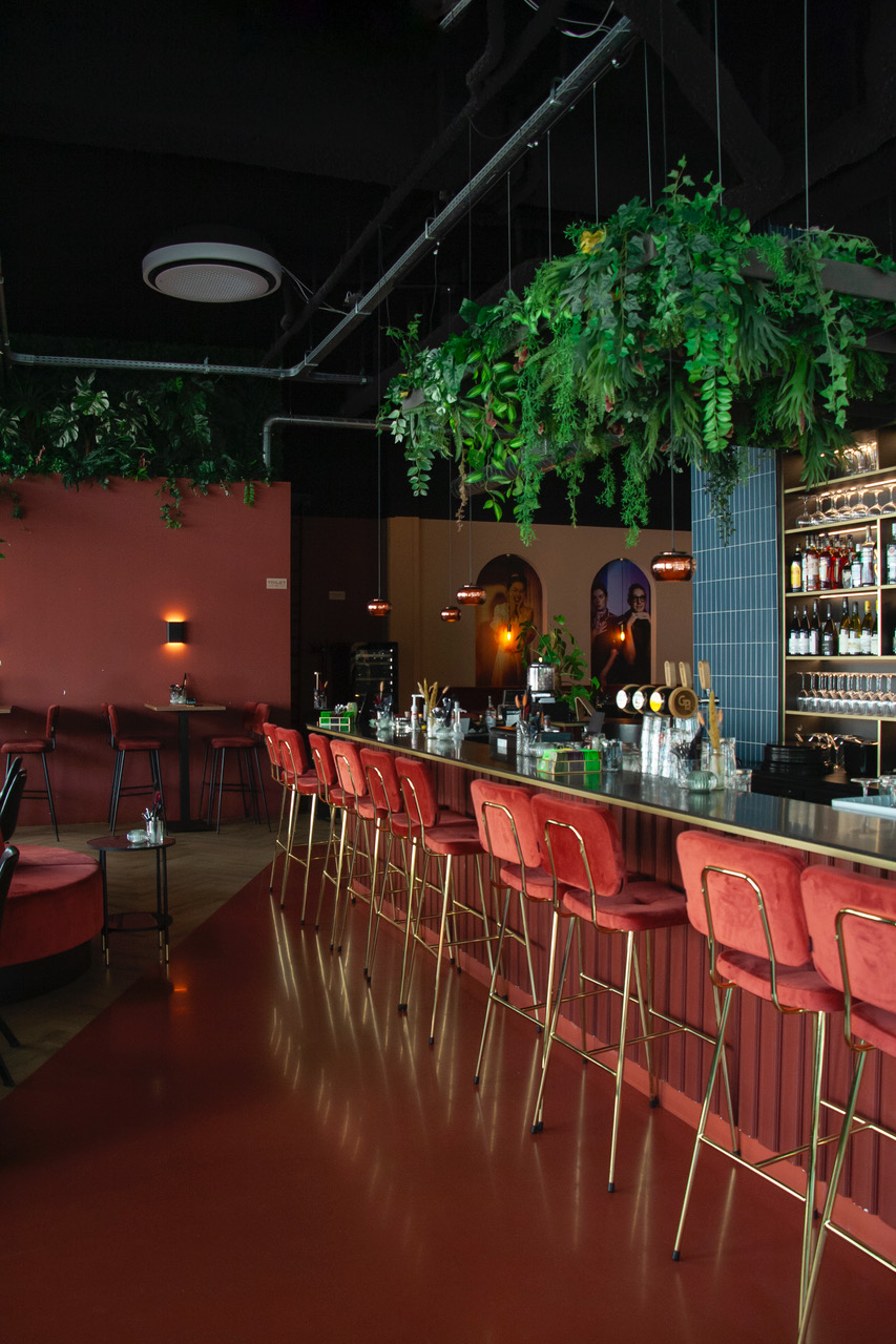 Cocktailbar met retro interieur