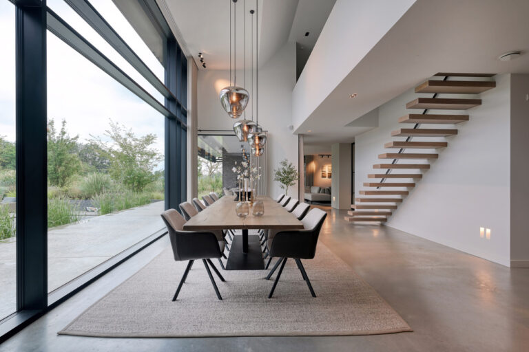 Modern landhuis eetkamer