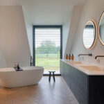 Modern landhuis badkamer