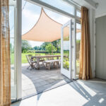 Woonboerderij met paarden terras