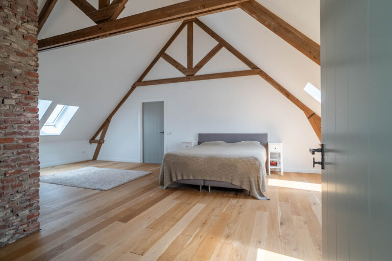 Woonboerderij met paarden slaapkamer