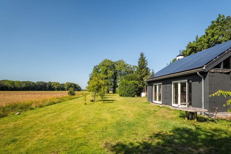 Boerderij met loftgevoel tuin