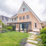Moderne familiewoning tuin