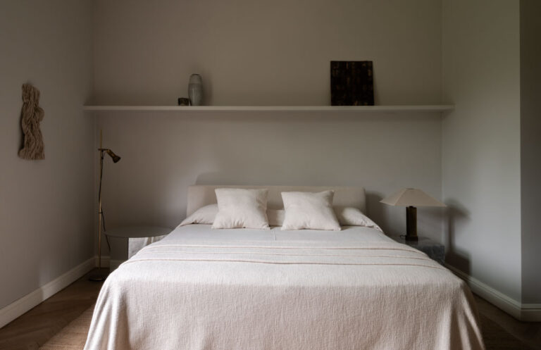 Cottage stijl shootlocatie slaapkamer