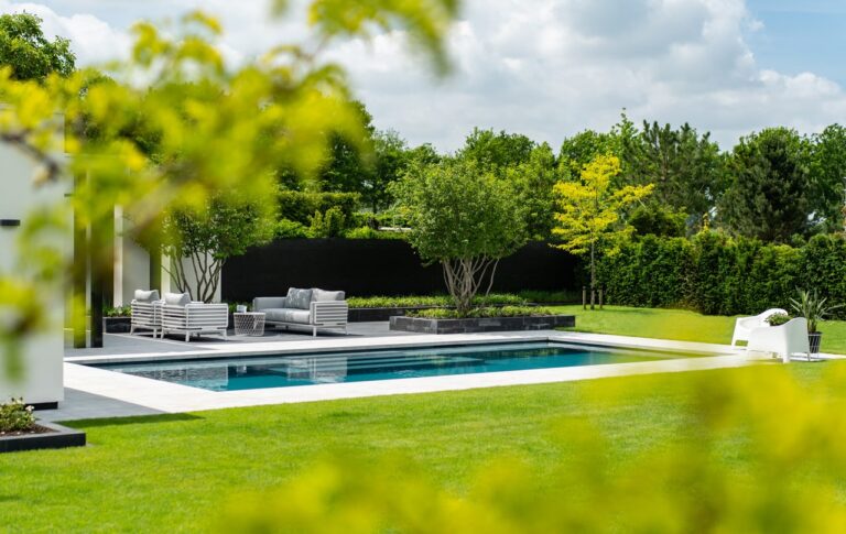 Luxe villa met zwembad en poolhouse