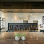 Kantoorlocatie met kleurrijke inrichting