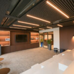 Kantoorlocatie met kleurrijke inrichting