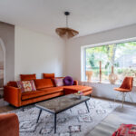 Warm modern interieur met jungle kinderkamer