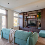 Appartement met kleurrijk interieur zithoek