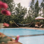 Houten cabin shootlocatie zwembad