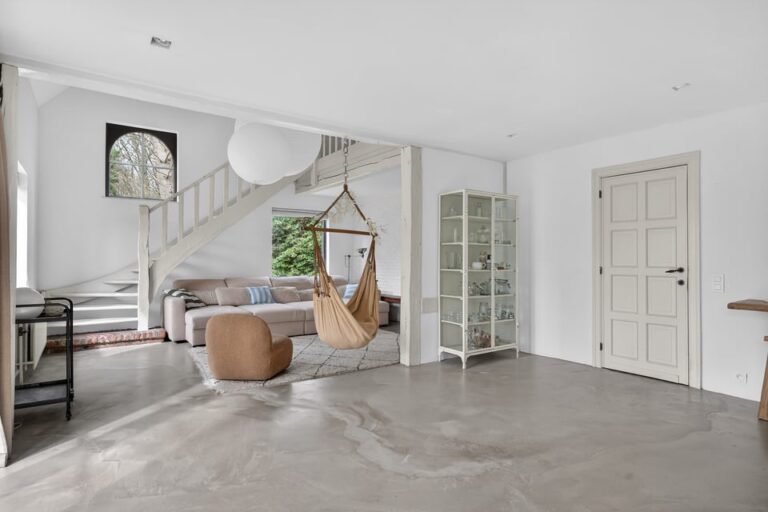 Wabi sabi villa woonkamer