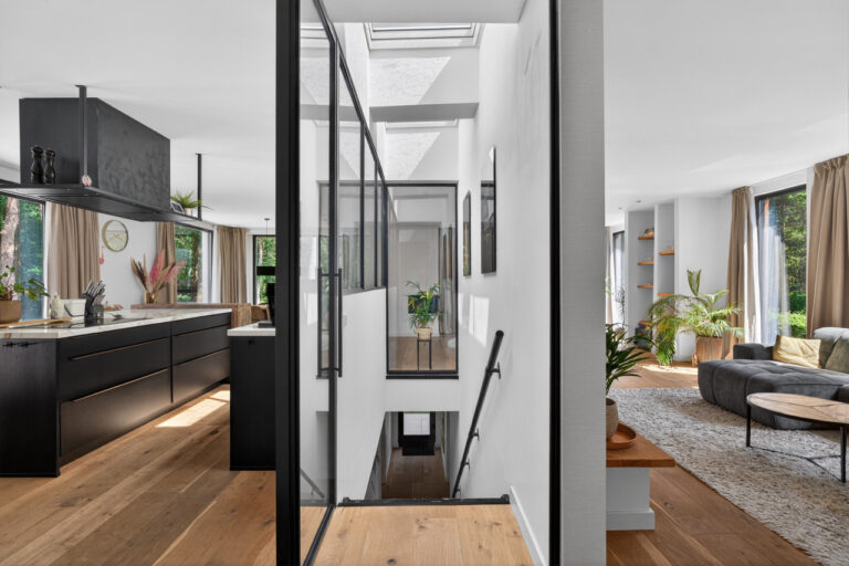 Ibiza villa met zwembad woonkamer