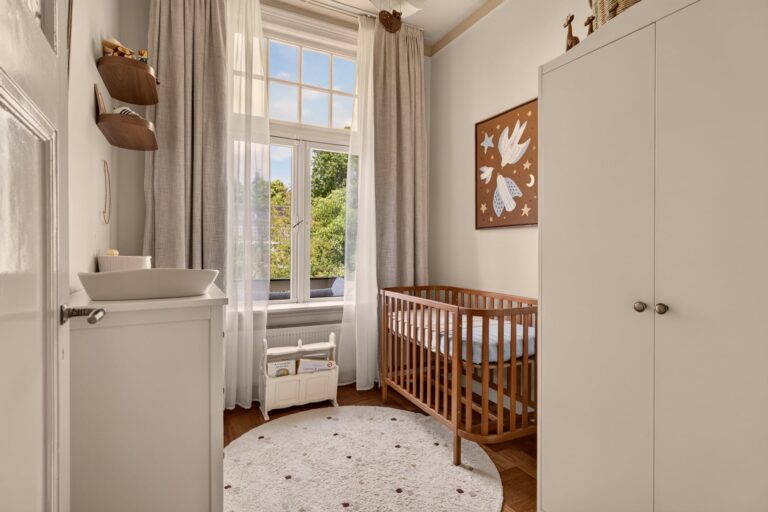 Herenhuis met erker kinderkamer