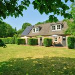 Authentieke hoeve met eikenhouten gebinten tuin