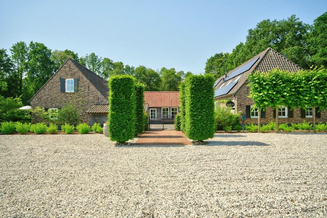 Authentieke hoeve met eikenhouten gebinten