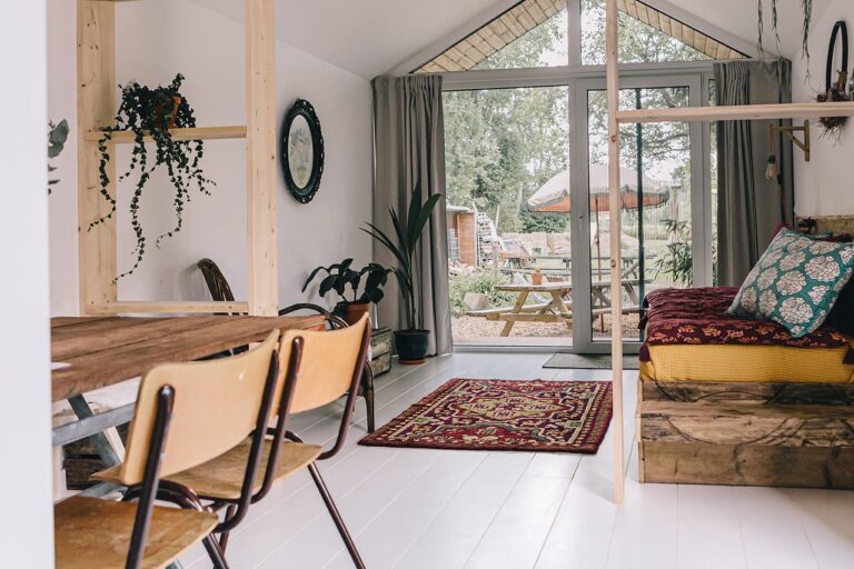 Bohemian tiny house shootlocatie woonkamer