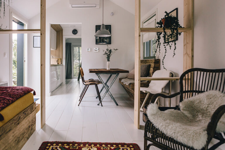 Bohemian tiny house shootlocatie woonkamer