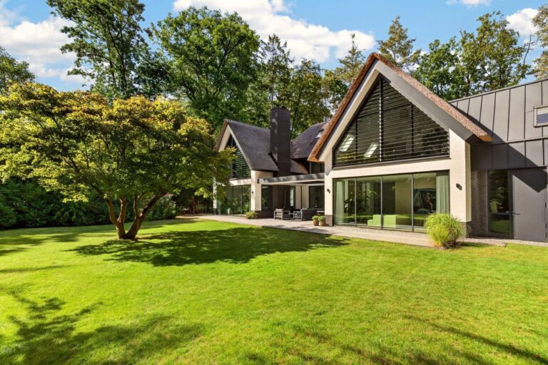 Design villa in het groen
