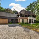 Design villa in het groen voorkant