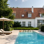 Kleurrijke villa met zwembad
