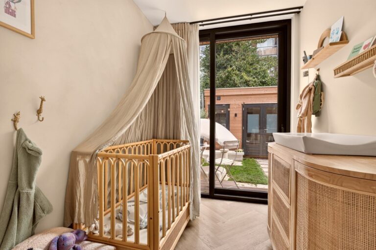 Modern appartement kinderkamer